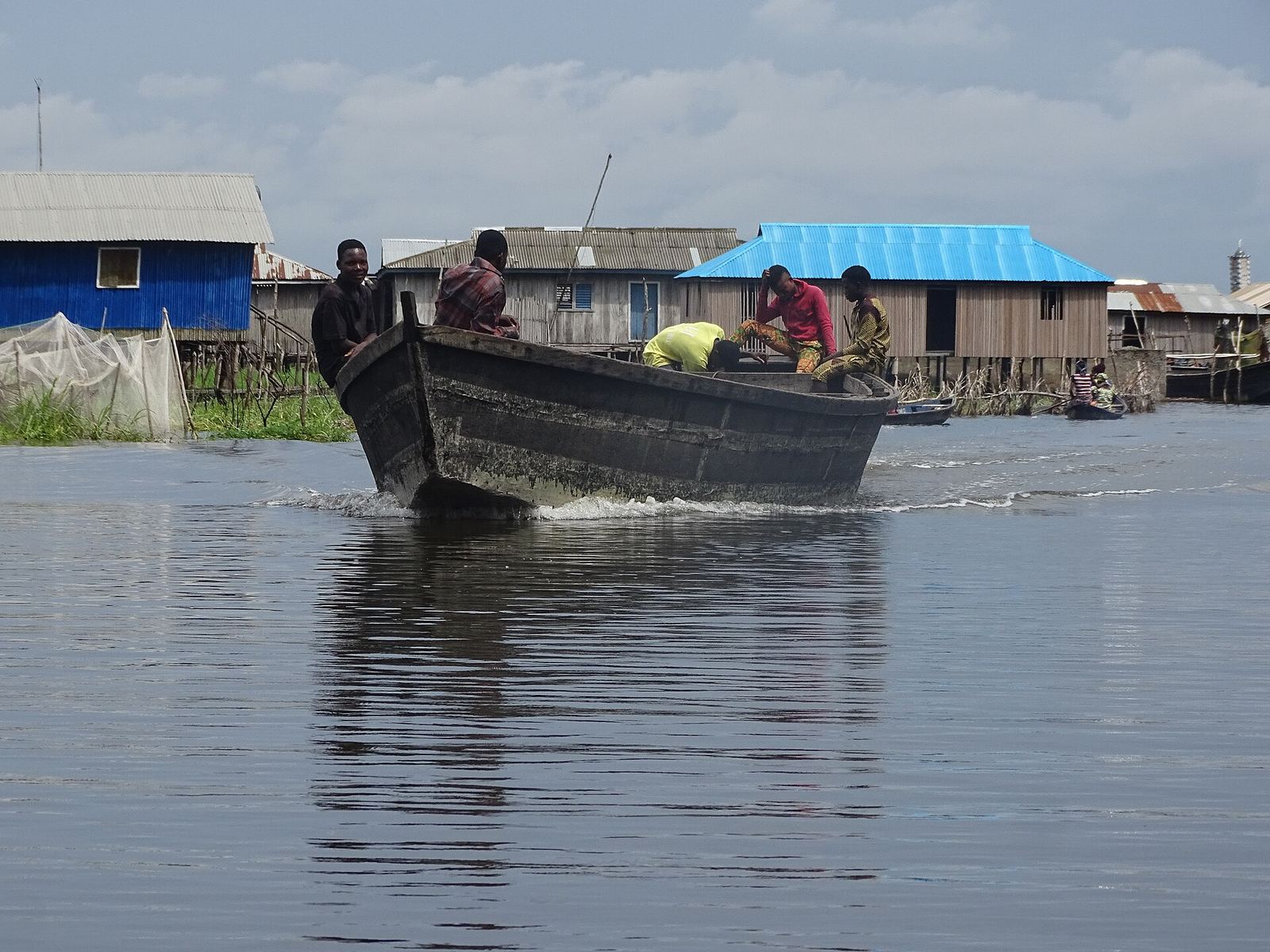 Pirogue sur le lac de Ganvié au Bénin